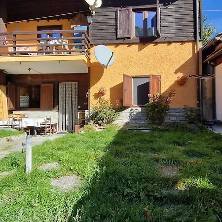 Fionisco - Giardino Privato Con Vista Sulle Alpi Brusson